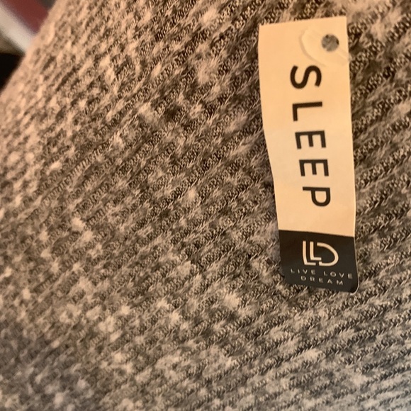 NWT - women’s sleepwear. - Picture 6 of 6